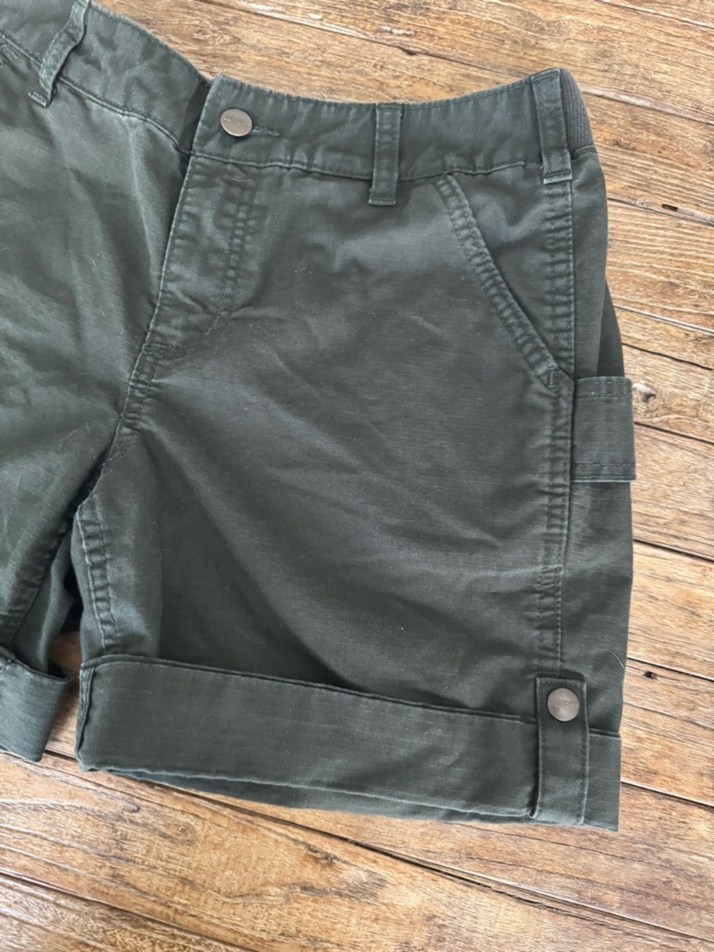Carhartt Women’s Green Original Fit Shorts Size 4 - Picture 3 of 7